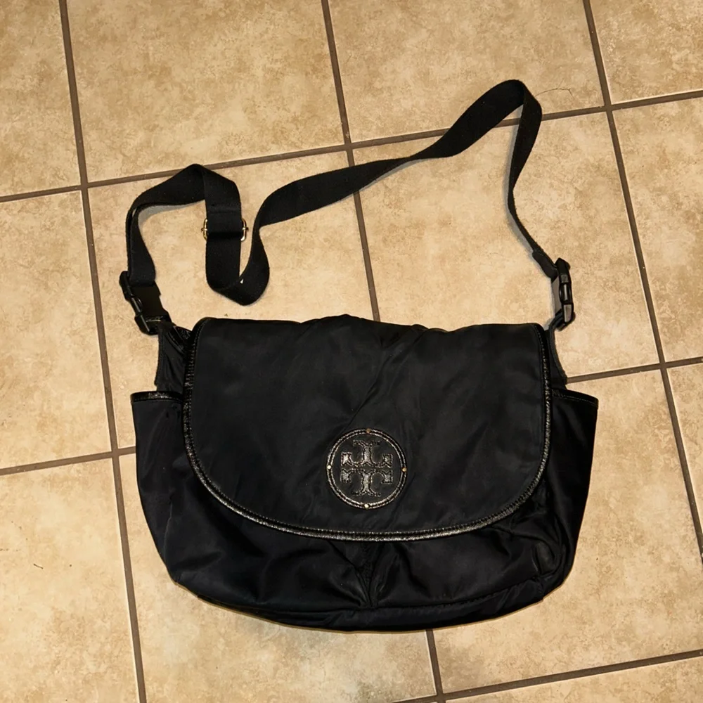 Authentic Tory Burch Messenger bag